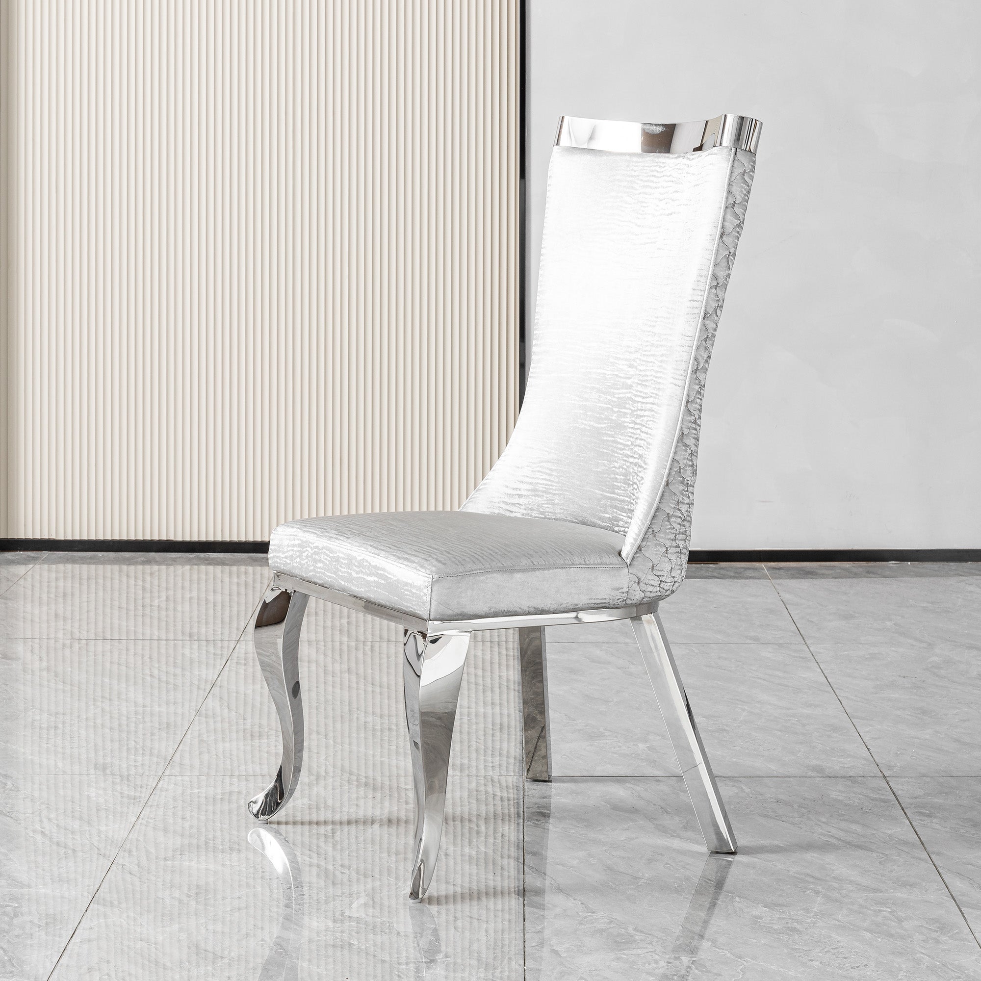 201 Stainless Steel Dining Chair is placed in the dining room,being both beautiful and practical.