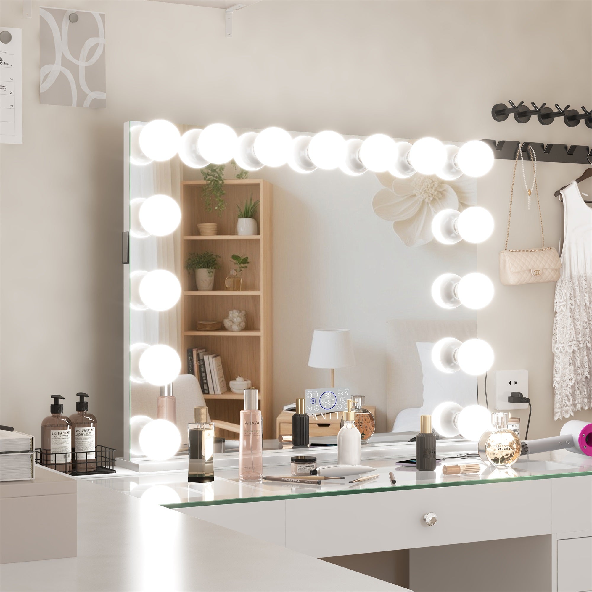 VANITII Marilyn Hollywood Vanity Mirror Pro Max with 15 Dimmable LED Bulbs