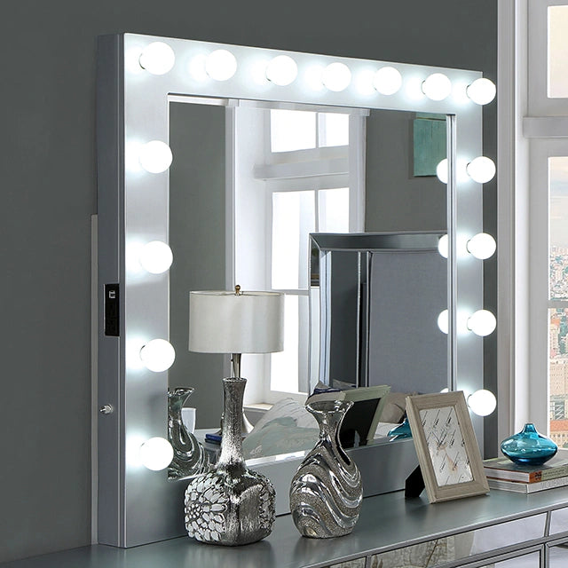 Belladonna Mirror
