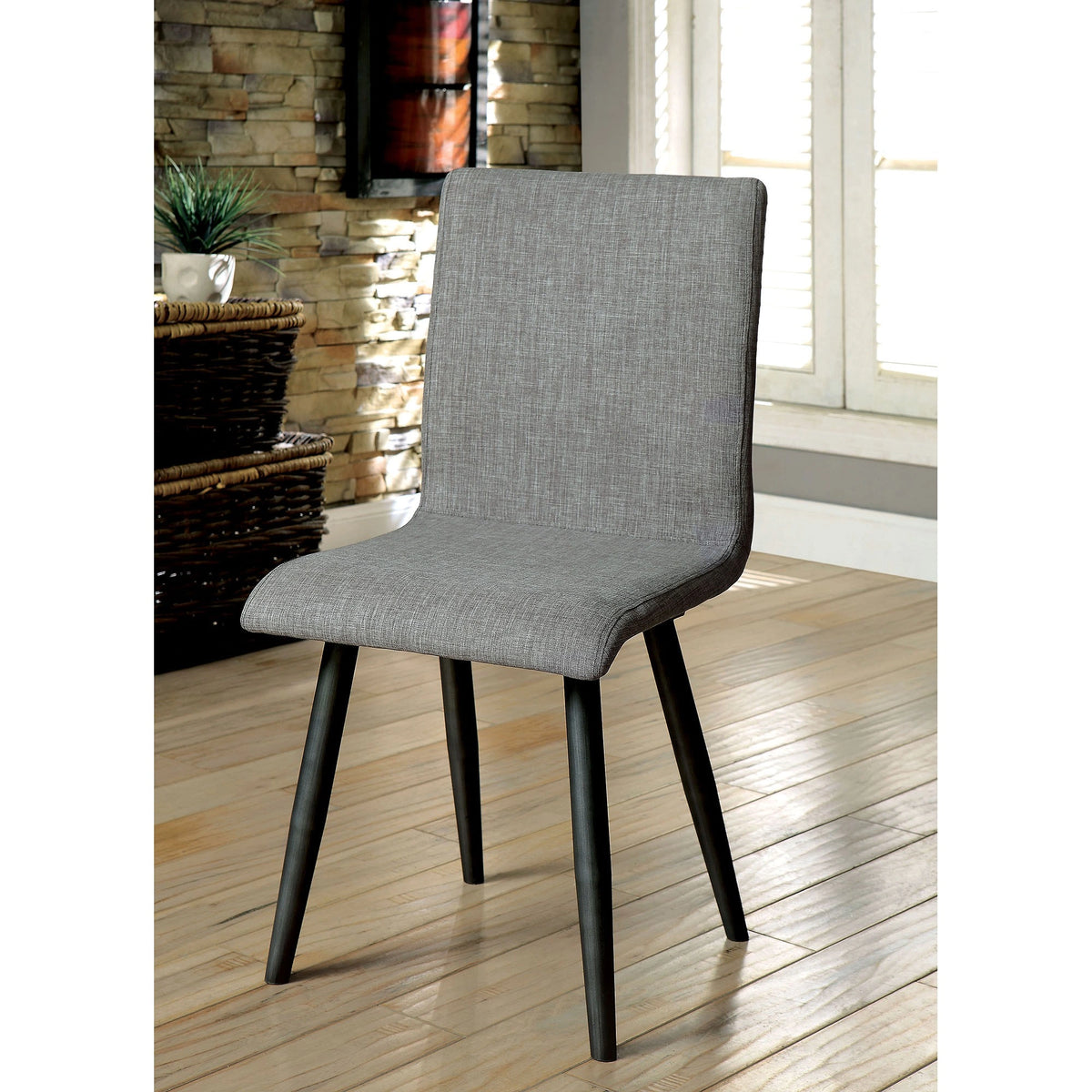 Vilhelm Dining Table
