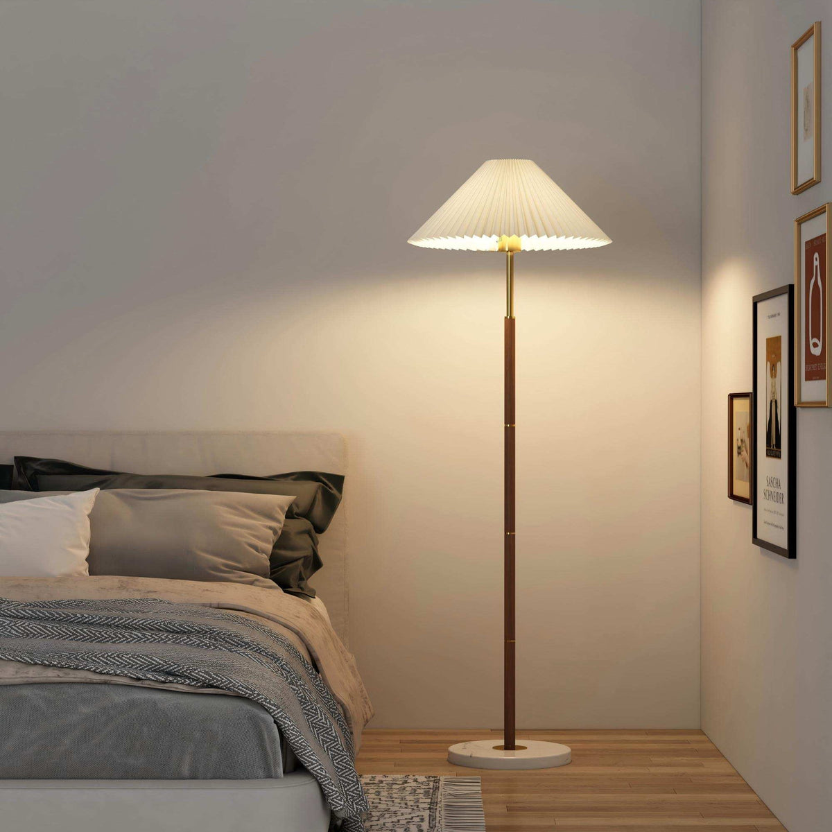 Wood & Gold Pleated Floor Lamp – retro-chic standing light, fits modern or mid-century spaces