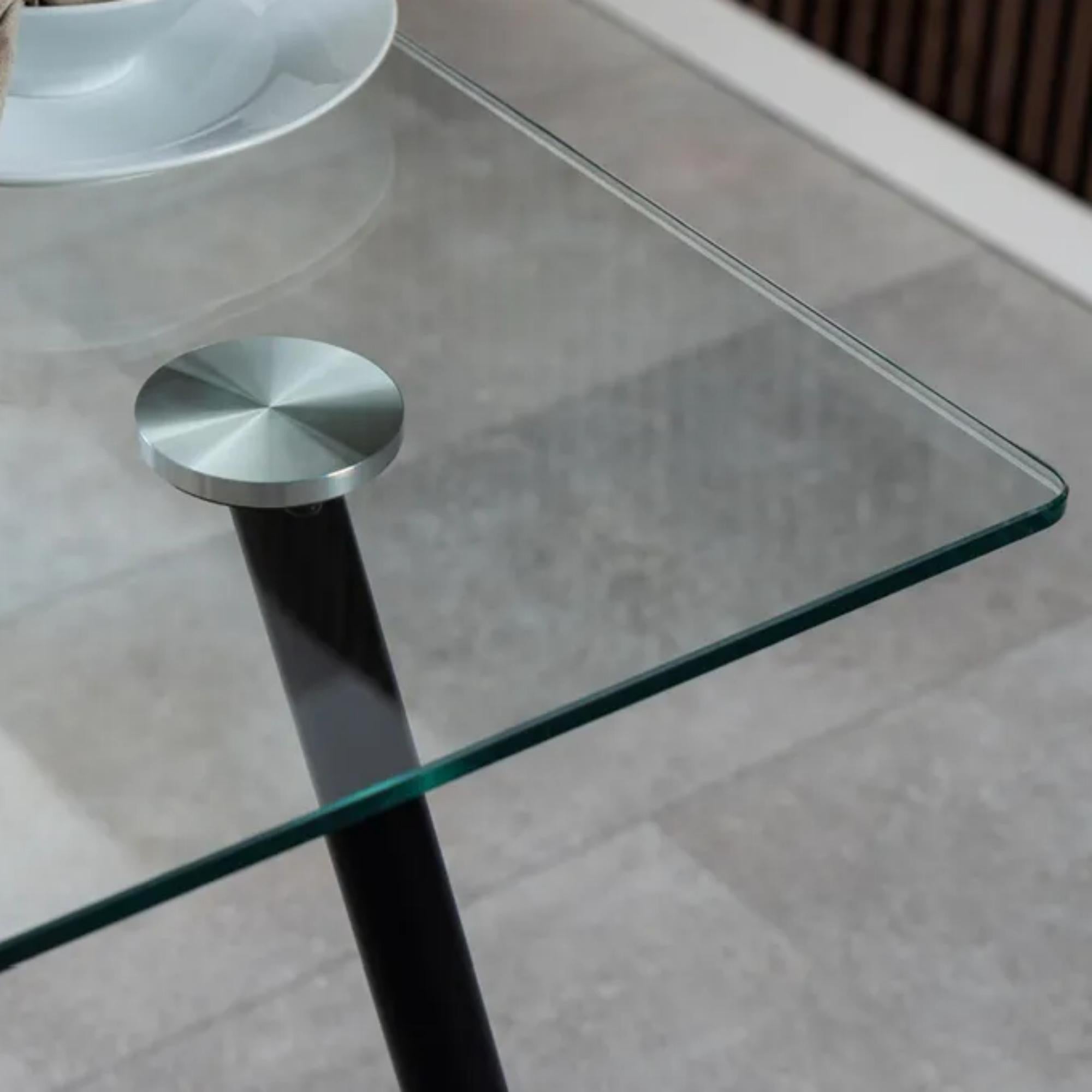 DINING TABLE WITH ADJUSTABLE FEET-DT010